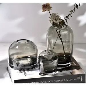 Vase en verre noir moderne, parfait pour fleurs