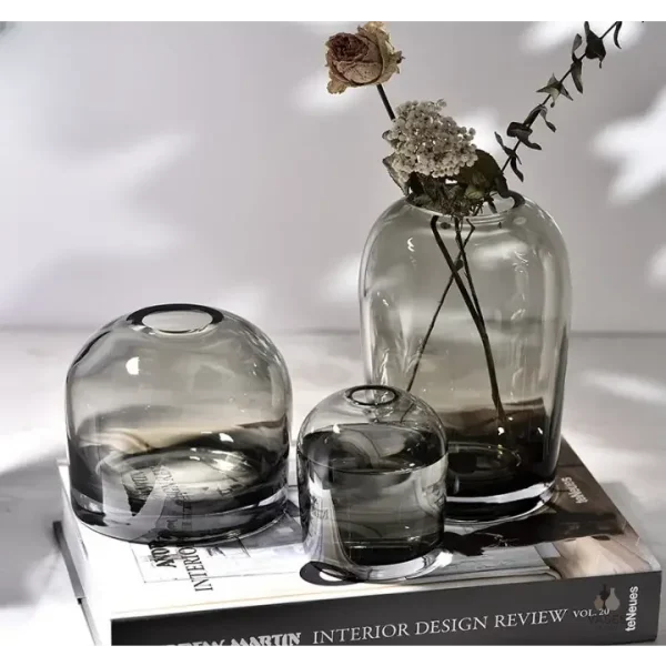 Vase en verre noir moderne, parfait pour fleurs