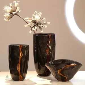 Vase noir en verre style art déco