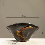 Vase élégant en verre noir