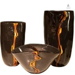 Vase en verre noir au design unique