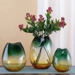 Vase en verre soufflé élégant et artisanal