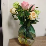 Vase en verre soufflé, finition lisse et brillante