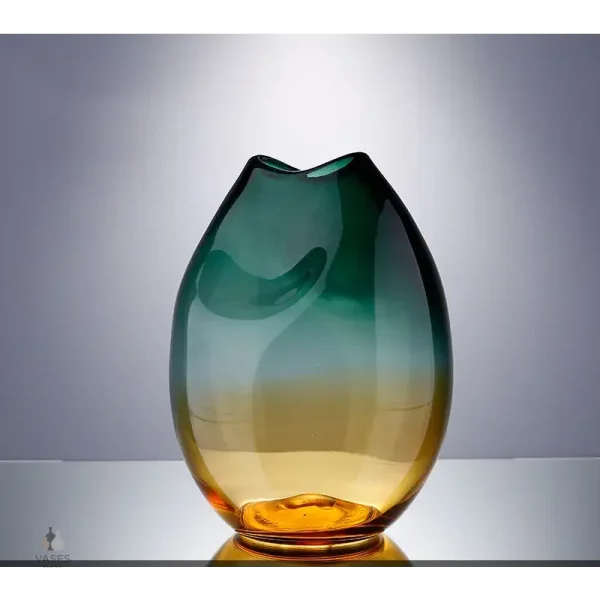 Vase en verre soufflé, ajout raffiné à votre intérieur