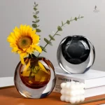 Vase en verre soufflé avec finition brillante