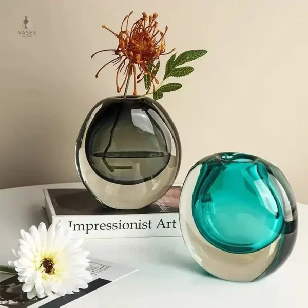 Vase en verre soufflé artistique