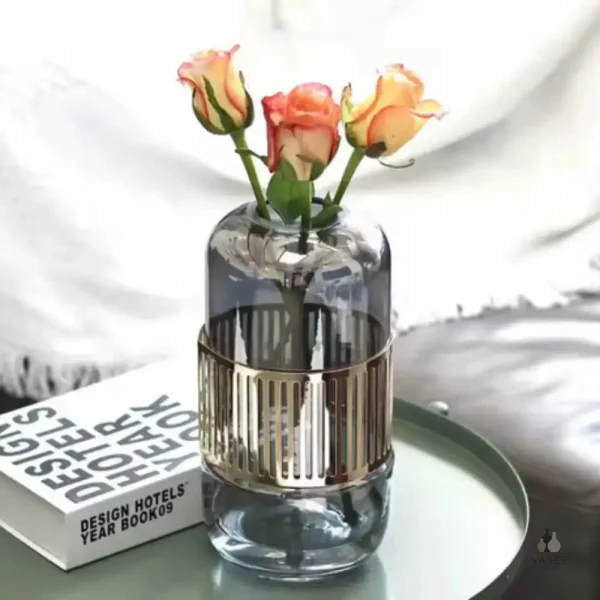 Vase en verre transparent, finition parfaite