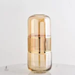 Vase en verre transparent, style intemporel
