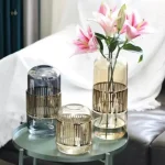 Vase en verre soufflé, design épuré