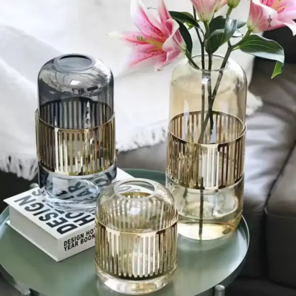Vase en verre simple et raffiné