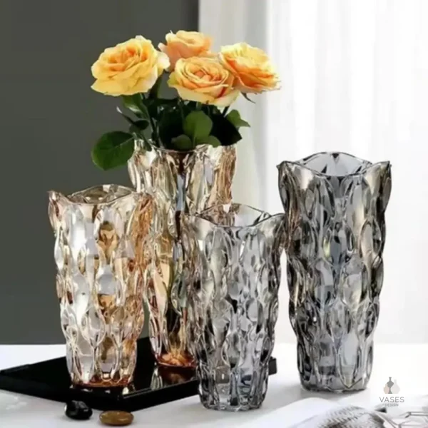 Vase en verre transparent élégant