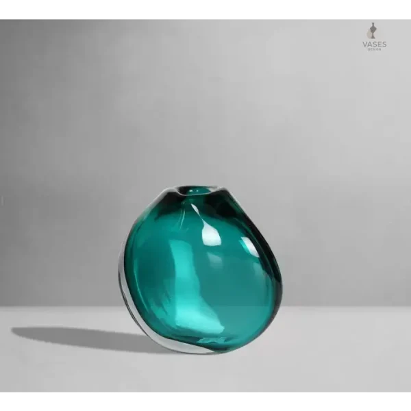 Vase en verre translucide vert