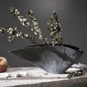 Vase éventail design moderne pour décoration intérieure