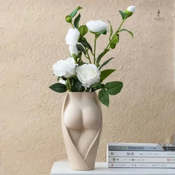 Vase fesse en céramique élégante
