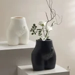 Vase fessier femme en céramique décorative