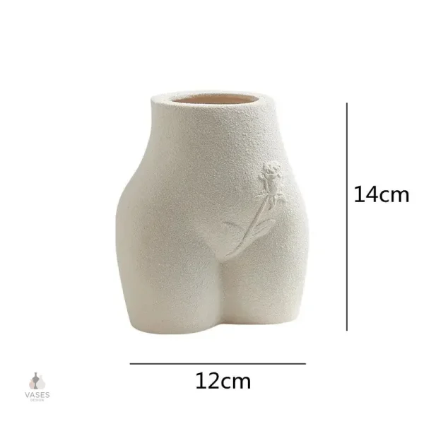 Vase sculptural inspiré de l'art féminin moderne