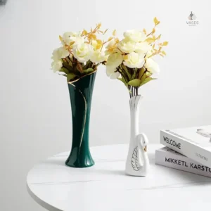 Vase en verre transparent pour arrangements floraux