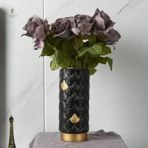 Vase design en céramique, idéal pour bouquets