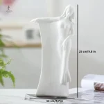 Vase esthétique femme, combinaison de formes et de style