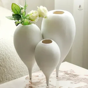Vase original en forme moderne pour décoration intérieure
