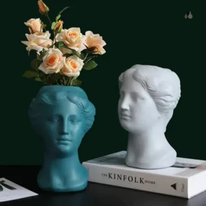 Vase visage en céramique au design moderne