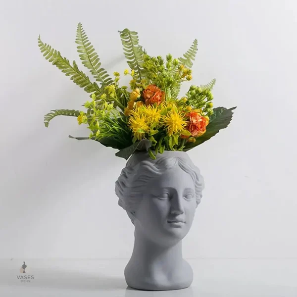 Vase au design visage pour embellir votre intérieur