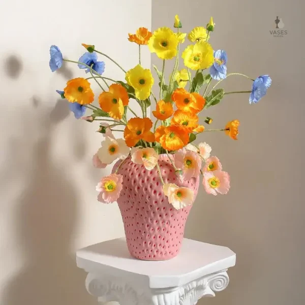 Vase fraise rose élégant pour décoration intérieure