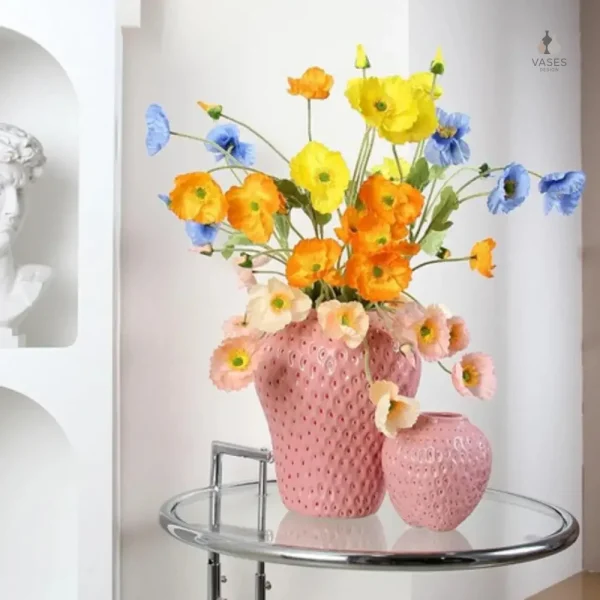 Vase rose inspiré de la fraise pour fleurs fraîches