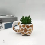 Vase design girafe pour une touche moderne