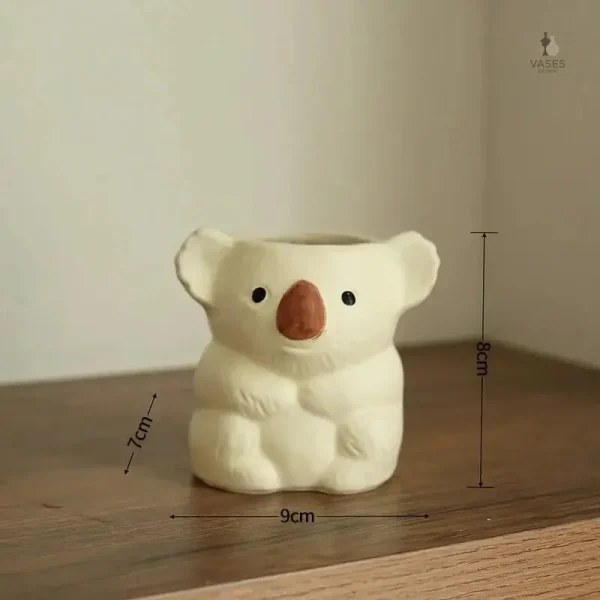 Élégant vase koala, style contemporain