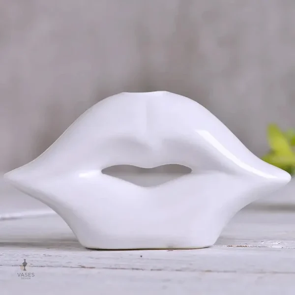 Vase en céramique au design original et moderne