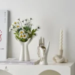 Vase main au design artistique unique