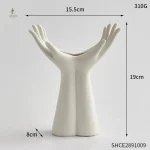 Vase main sculptural pour ambiance chic