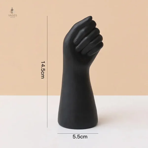 Vase stylisé main féminine, parfait pour bouquets