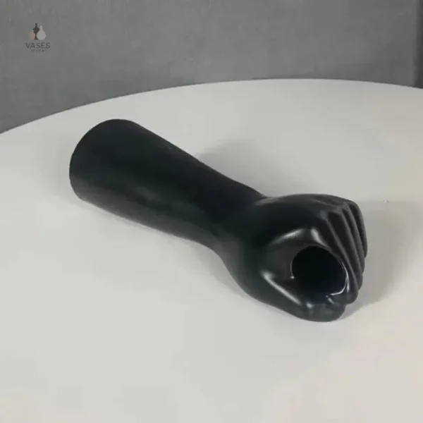 Vase main artistique pour intérieur