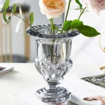 Élégant vase médicis en verre pour fleurs fraîches