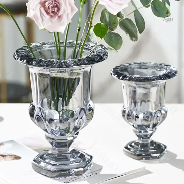 Vase en verre de style médicis pour embellir votre espace