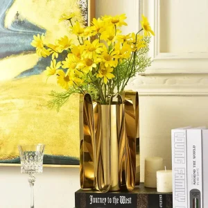 Vase en métal stylé, ajout de charme à votre espace