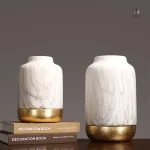 Vase moderne en céramique, finition lisse