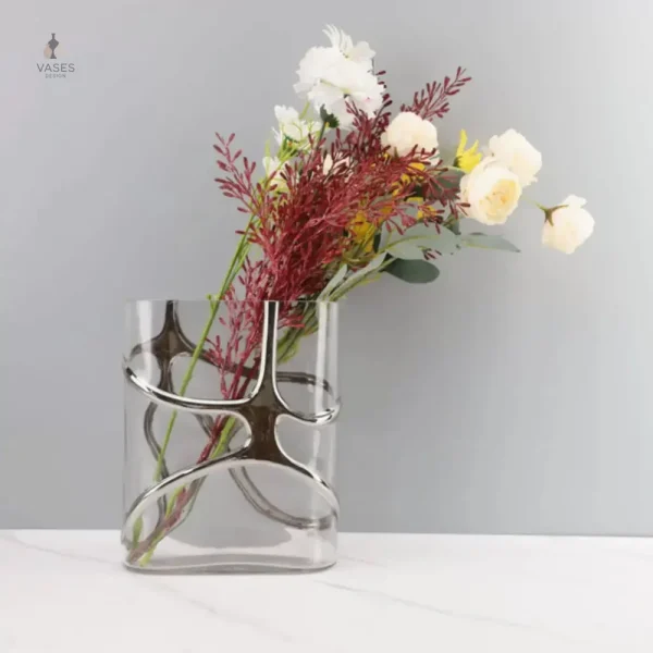 Vase contemporain en verre pour embellir un espace
