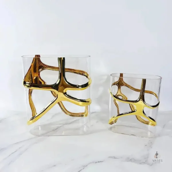 Vase en verre avec lignes modernes et raffinées