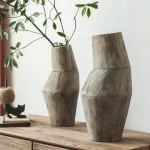 Vase noir en bois élégant et moderne