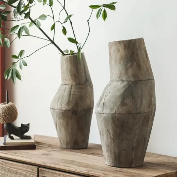Vase noir en bois élégant et moderne