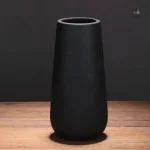Vase noir élégant, parfait pour un style scandinave