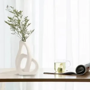 Vase en céramique au style épuré