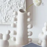 Vase en céramique au style scandinave moderne
