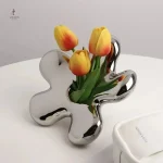 Vase au design artistique pour embellir votre intérieur