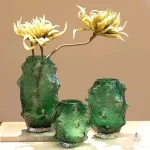 Vase original en verre moderne