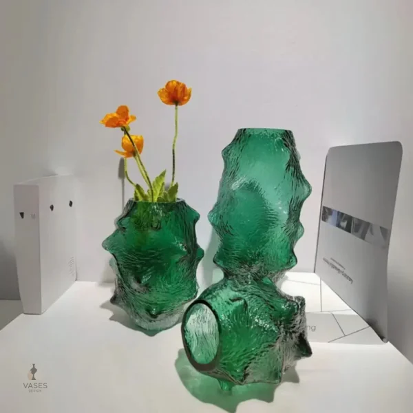 Vase en verre avec formes innovantes
