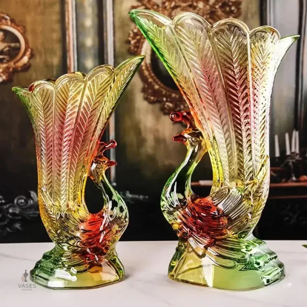 Vase décoratif en forme de paon coloré